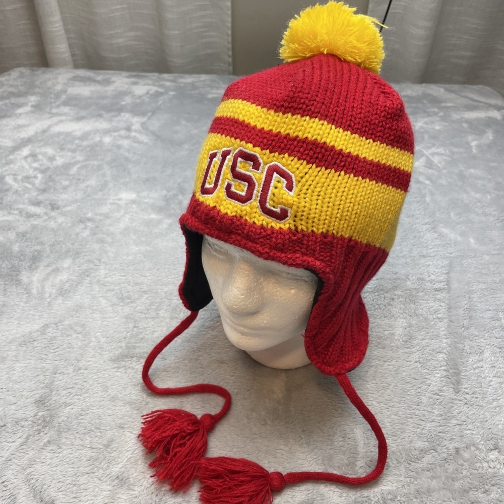 USC Trojans Earflap Beanie Hat Cap Embroidered Logo Knit‎ Tassel Winter Heritage